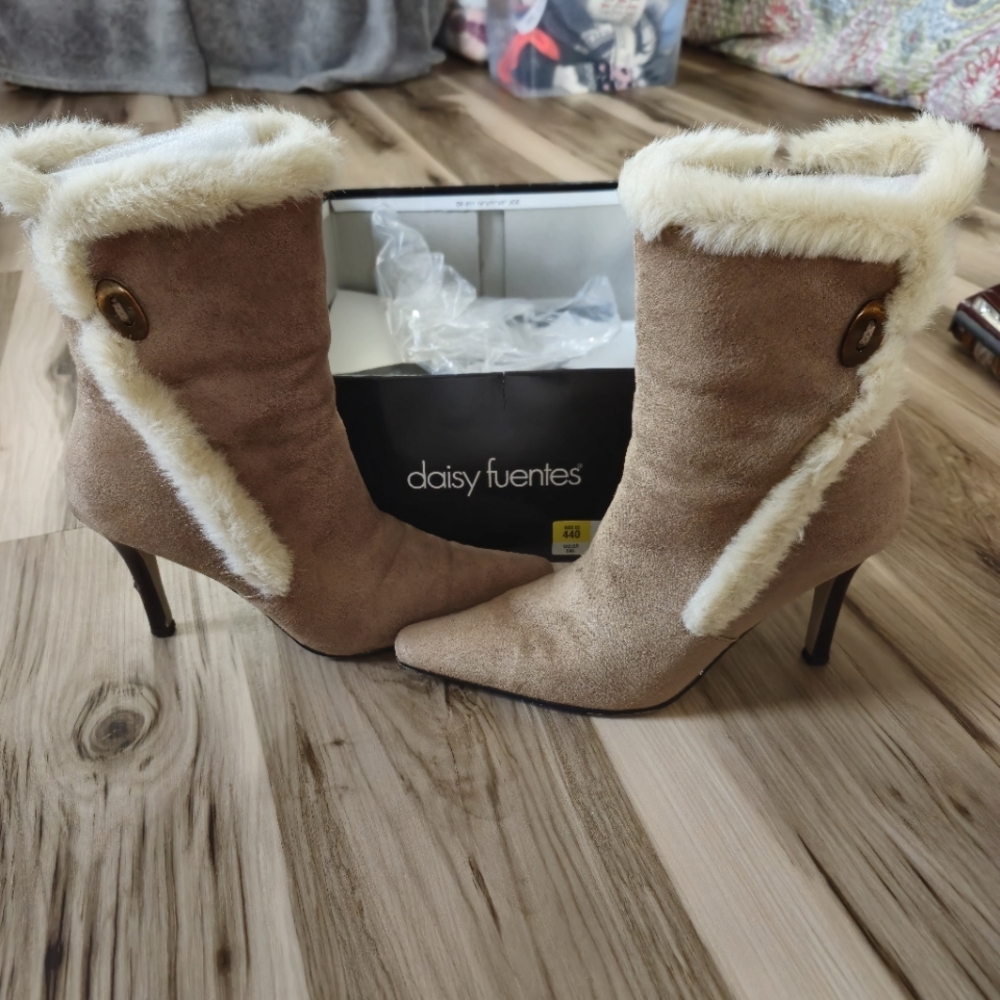 Tan Suede And Faux Fur Pointed Toe Stiletto Boots Women's 7.5 - Picture 4 of 15